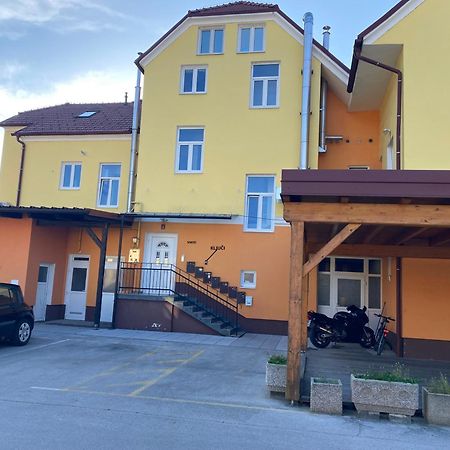 Apartma Rogatec Luaran gambar